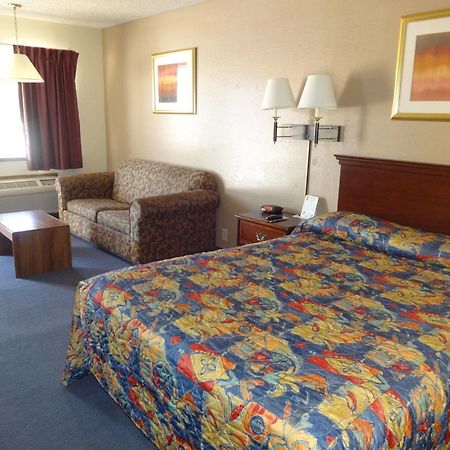 National 9 Inn Garden City Bagian luar foto